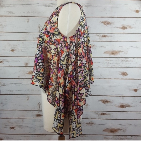 Otis & Maclain | Boho Festival Shark Bite Hem Top - Picture 3 of 6